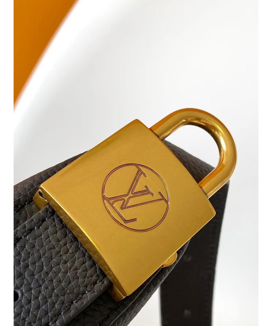 Louis Vuitton Low Key Bumbags M11429 28X13X5.5cm,Louis Vuitton Bags